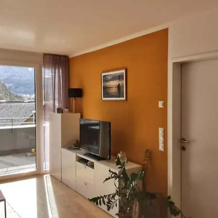 Sonnige 2-zimmer-wohnung Mit Sudbalkon! Lejlighed Schlins
